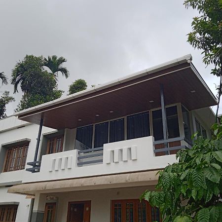 High Shine Homestay Meppadi Luaran gambar