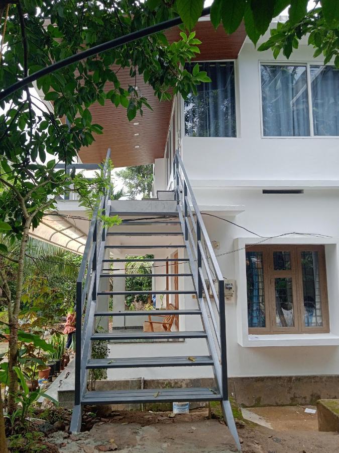 High Shine Homestay Meppadi Luaran gambar